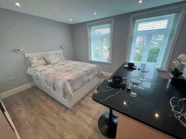 Studio for rent in Poole