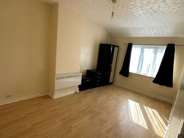 Studio for rent in Claremont, Blackpool
