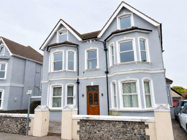 Studio for rent in Worthing, West Sussex