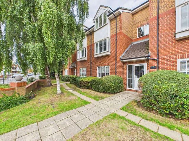 Studio for sale in Holywell Estate, North Watford
