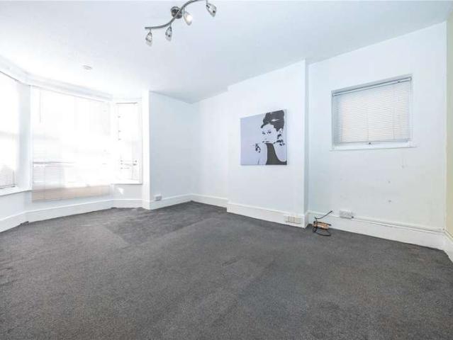 Studio for sale in Midway, Kent
