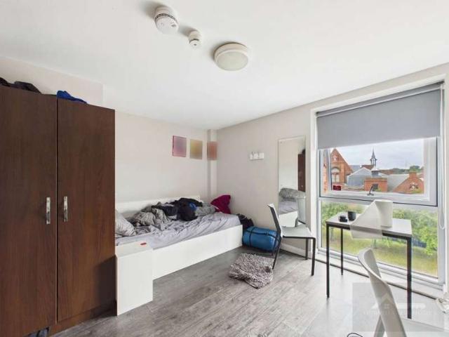 Studio for sale in Islington, Calderstones