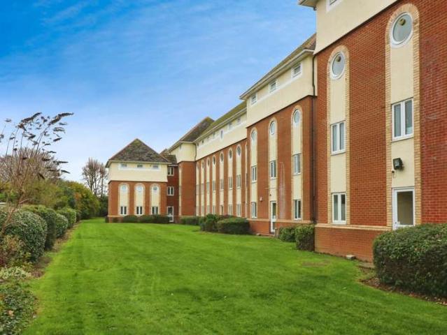 Studio for sale in Hatfield, Fretherne