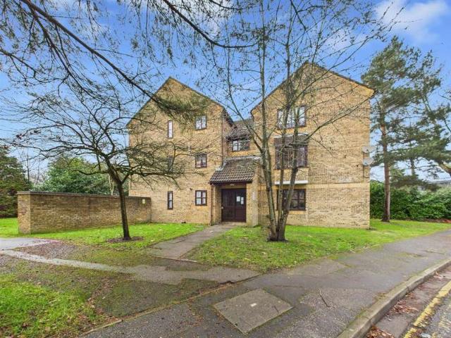 Studio for sale in Northwood, Greater London