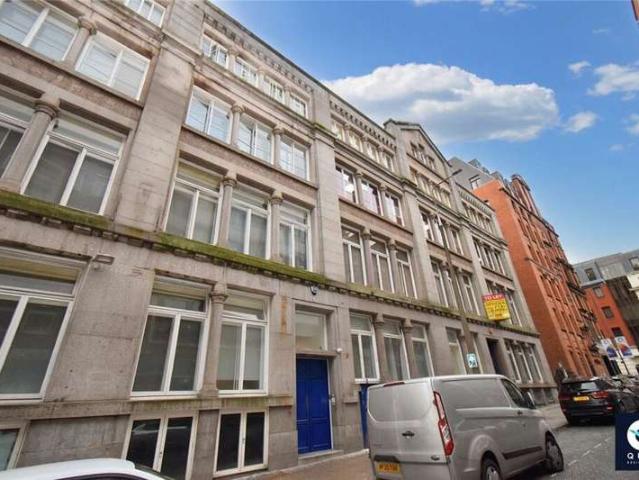 Studio for sale in Calderstones