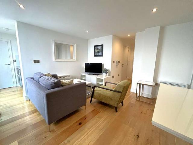 Studio for sale in Hayes, Hayes