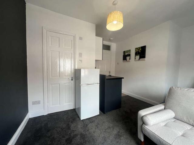 Studio for rent in Foleshill, West Midlands