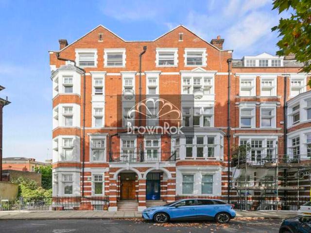 Studio for sale in Royal Borough of Kensington and Chelsea, Greater London