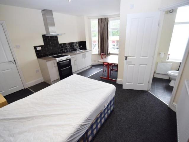 Studio for rent in Stoke, Stoke-on-Trent