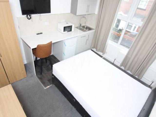 Studio for rent in Little Sheffield, South Yorkshire