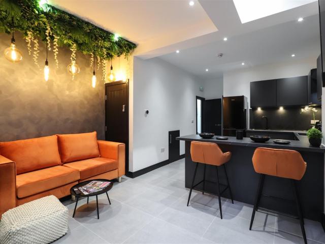 Studio for rent in Ball Hill, West Midlands