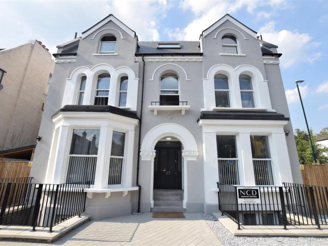 Studio for rent in Carshalton Beeches, Isle Of Man