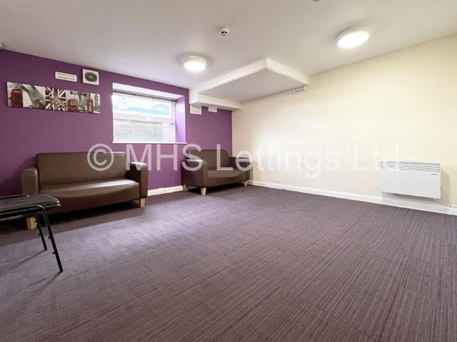Studio for rent in West Yorkshire
