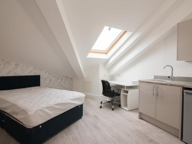 Studio for rent in Haddon, East Midlands