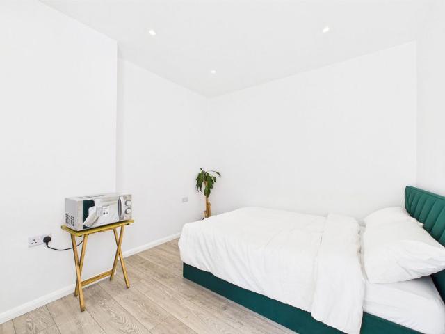 Studio for rent in Reading