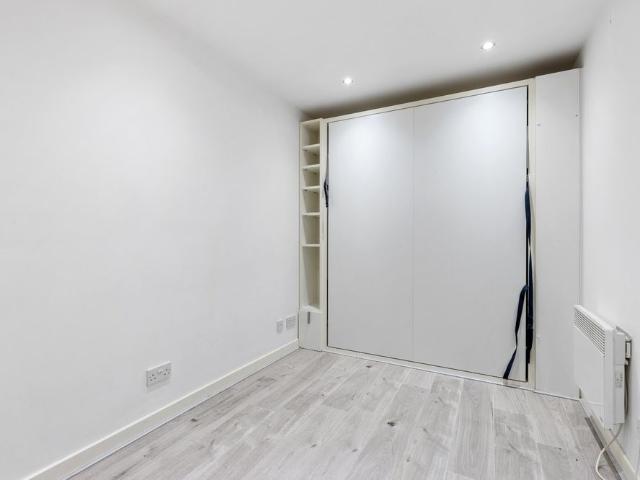 Studio for rent in Cranstonhill, Glasgow