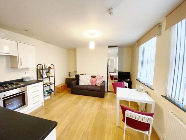 Room for rent in City Centre, Isle Of Man