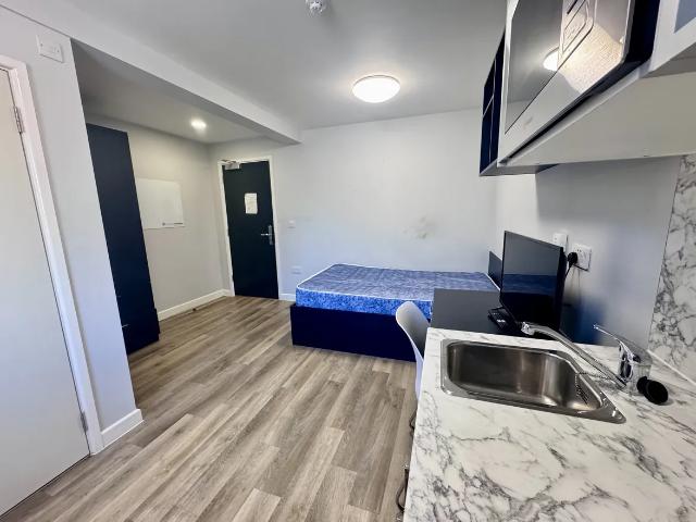 Studio for rent in St Ann's, Haddon