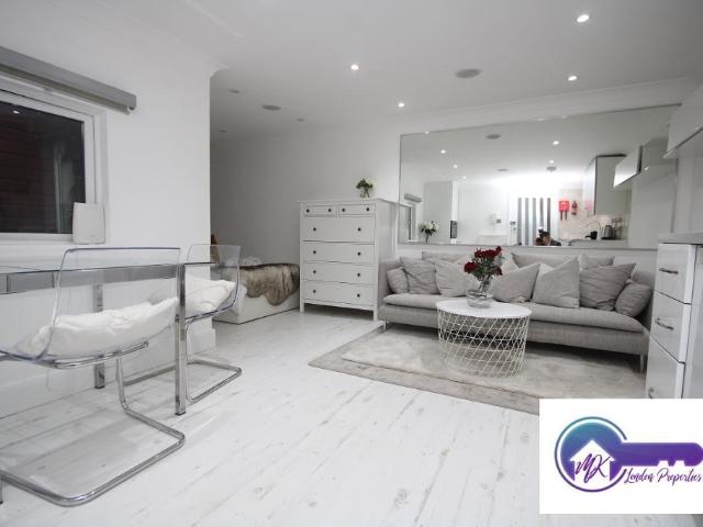 Studio for rent in South Hampstead, Greater London