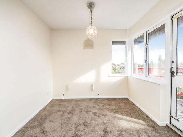 Studio for rent in Binfield