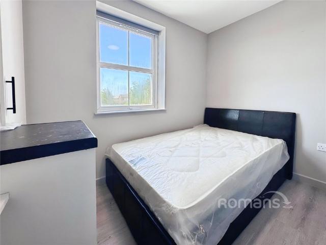 Studio for rent in Fleet, Hart