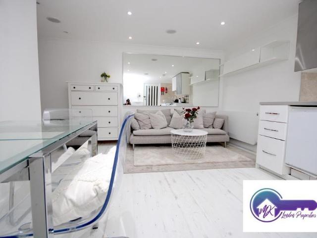 Apartment for rent in South Hampstead, Greater London