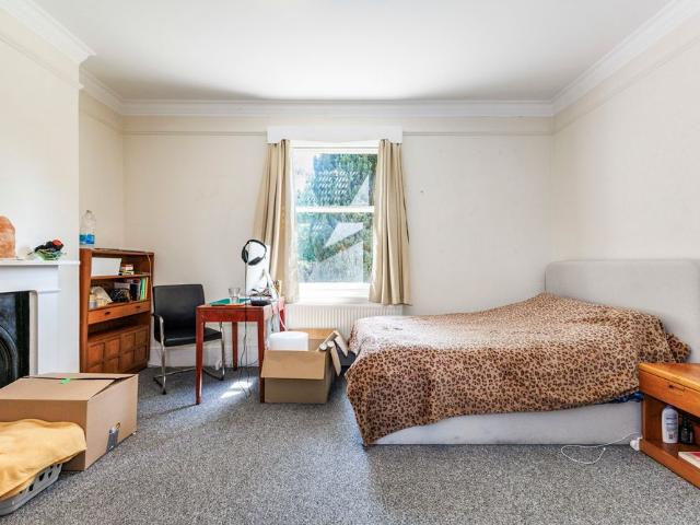 Studio for rent in Carshalton Beeches, Greater London