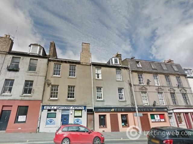 Studio for rent in Bridgend, Moneydie