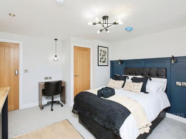 Studio for rent in Gedling