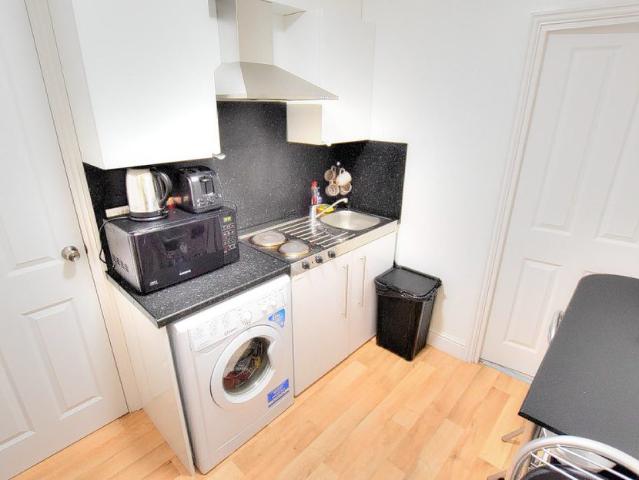 Studio for rent in Seven Kings, Greater London