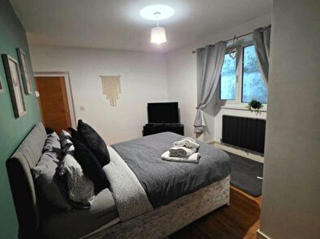 Apartment for rent in Nangreaves, Wales
