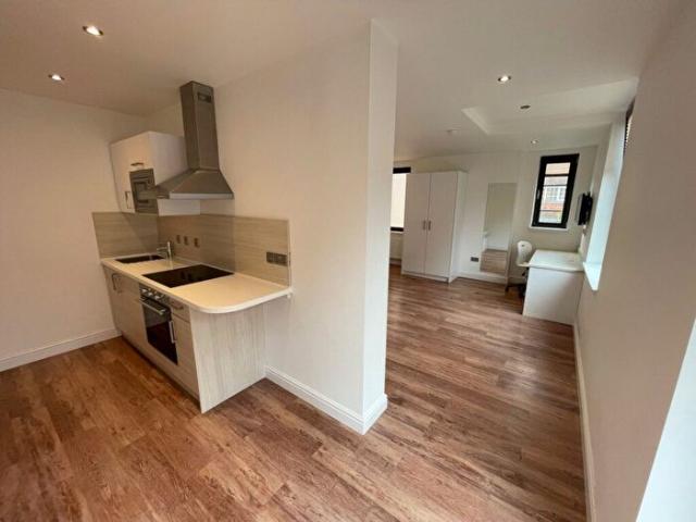 Apartment for rent in West End, Old Wharf