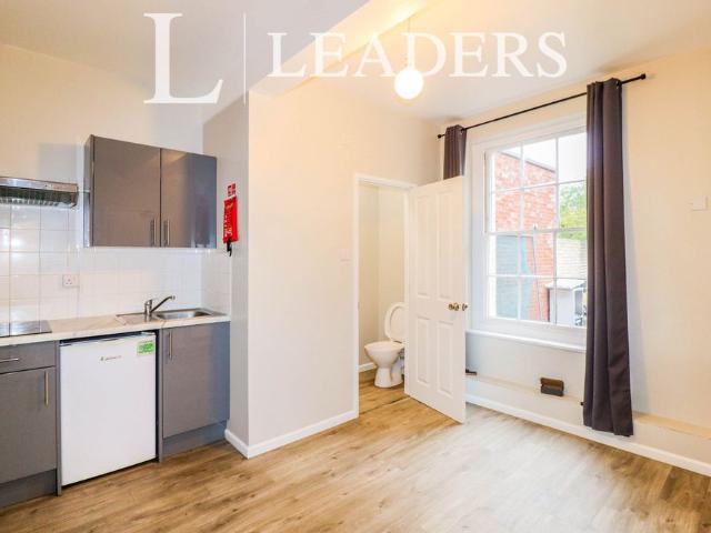 House for rent in Heigham Grove, East Bank