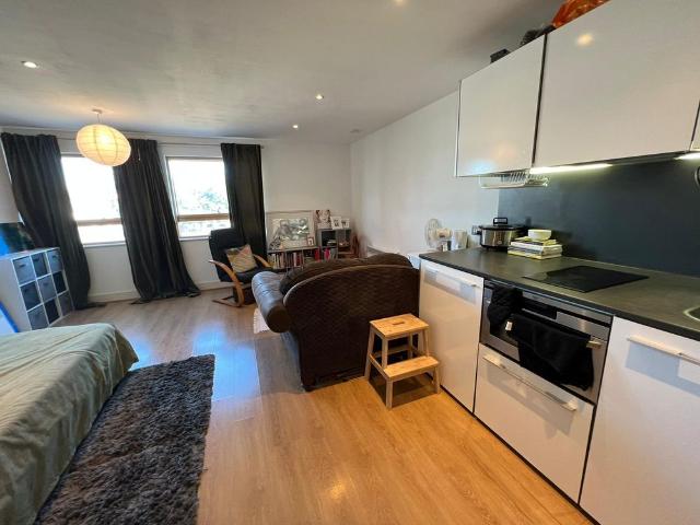 Studio for rent in Key Street, Suffolk