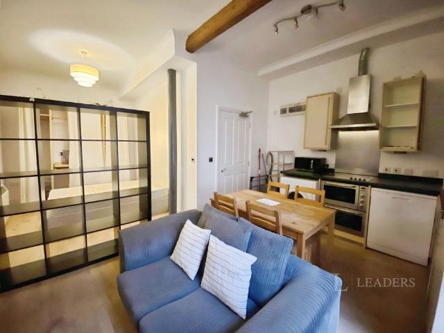 Studio for rent in St Ann's, Haddon