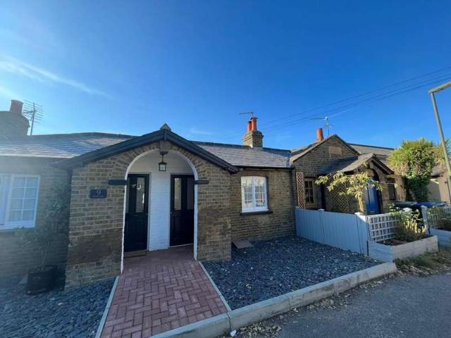 Bungalow for rent in Row Town, Surrey