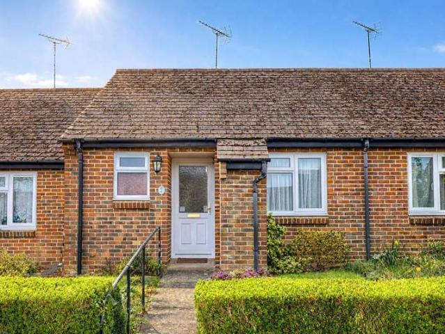 Bungalow for sale in Henley-on-Thames, Berrick Salome