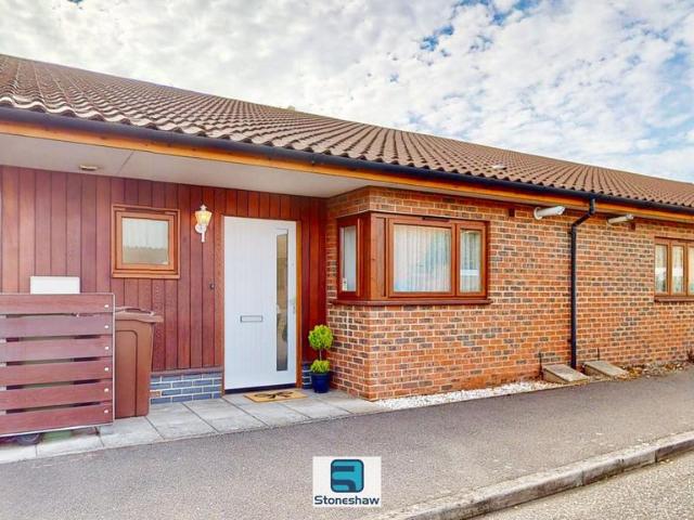 Bungalow for sale in London Borough of Barking and Dagenham, Greater London