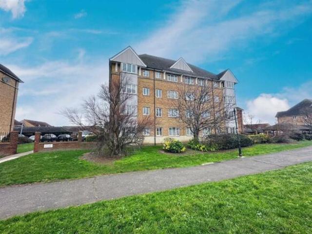 Bungalow for sale in Badgers Dene, Grays