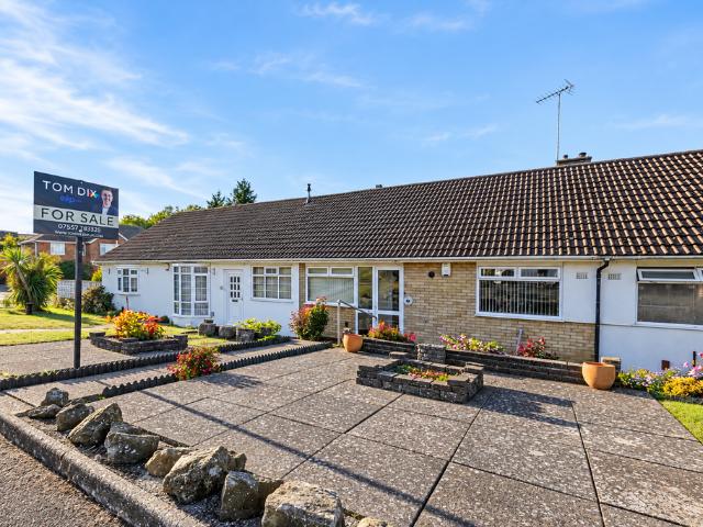Bungalow for sale in Borstal, Rochester