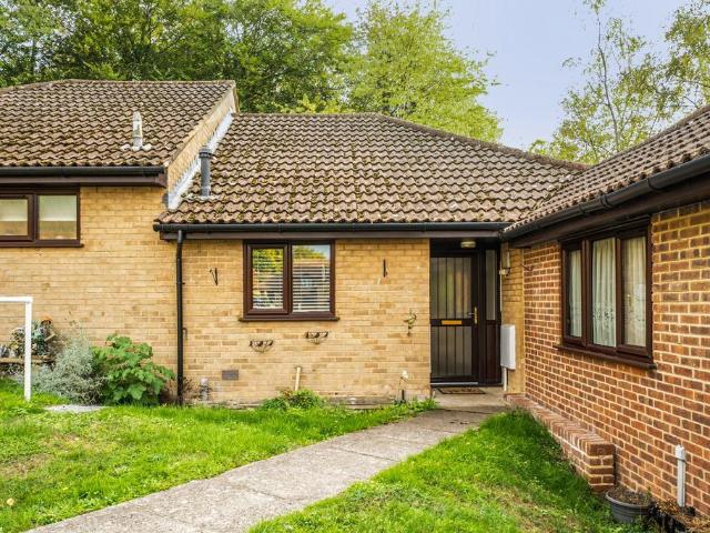 Bungalow for sale in Hempstead, Gillingham