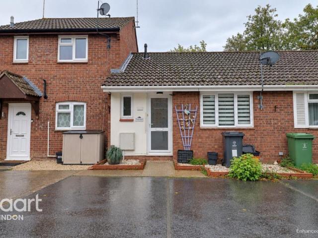 Bungalow for sale in Eastleaze, Swindon