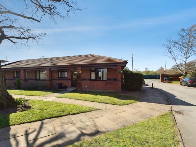 Bungalow for rent in Birchwood, Brayford