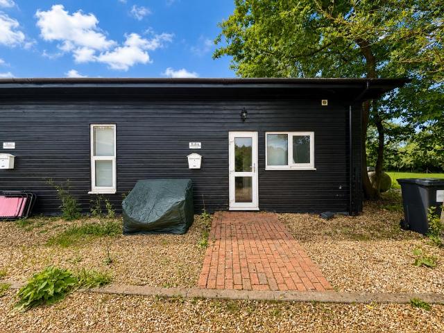 Bungalow for rent in Willian, King's Walden