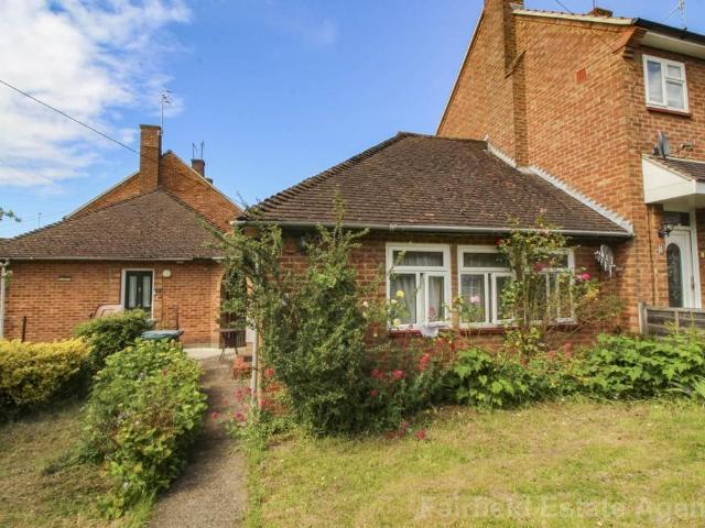Bungalow for rent in Watford Rural, Batchworth