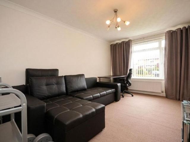 House for rent in Hughenden, Widmer End