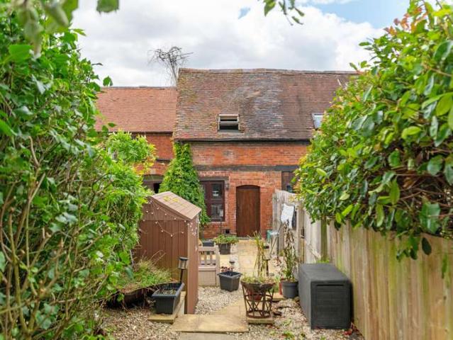Cottage for sale in Green Close, Warwickshire