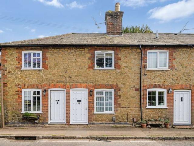 Cottage for sale in Hillview, Surrey