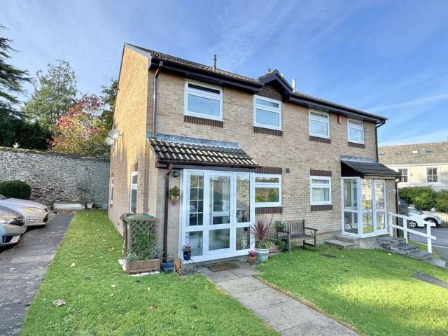 Cottage for sale in Mount Wise