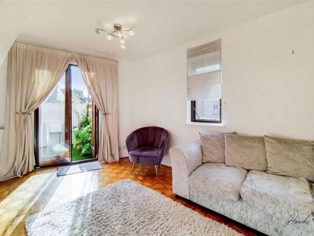 Cottage for sale in Rotherhithe, Greater London